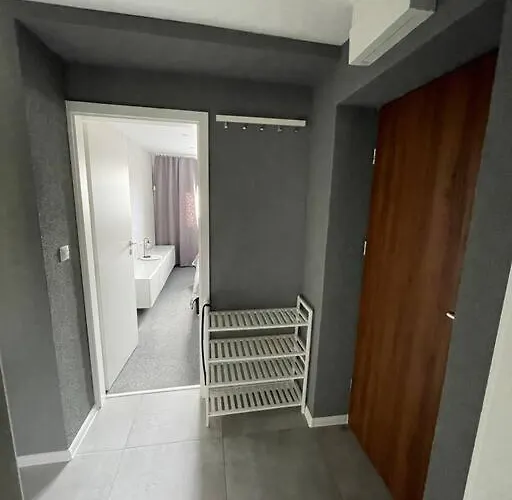 Gray&wood Apartment *